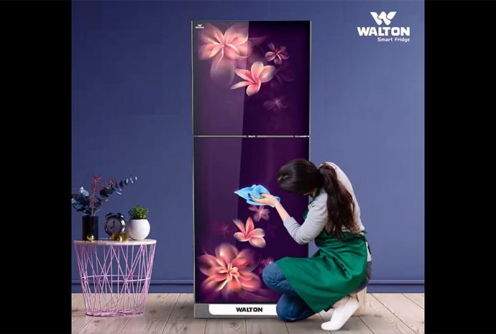 Regular-cleaning-of-the-fridge-is-necessary-to-avoid-problems